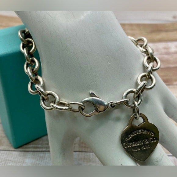 ✨VINTAGE TIFFANY & CO. HEART TOGGLE BRACELET 925 AUTHENTIC ✨ - Picture 2 of 4